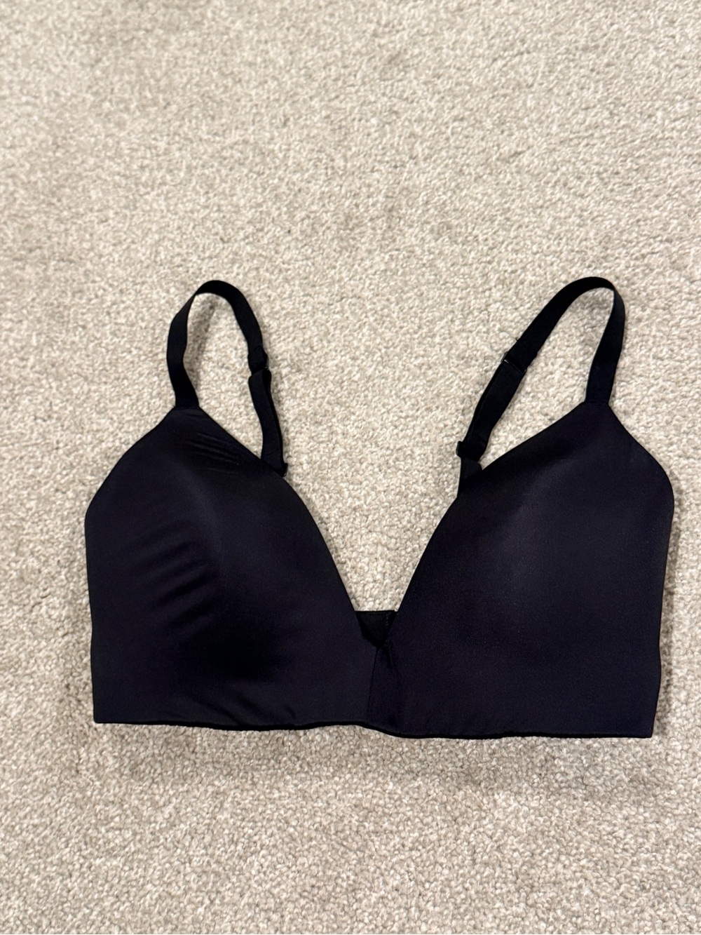 SKIMS Wireless Plunge Bra Black Size 34DD Smooth T-Shirt Comfort Stretch